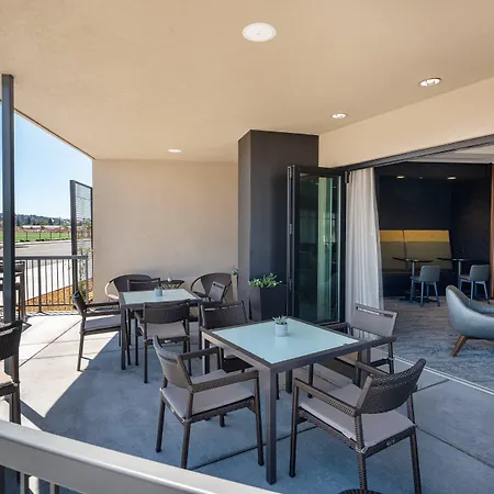 Courtyard By Marriott Petaluma Sonoma County-3